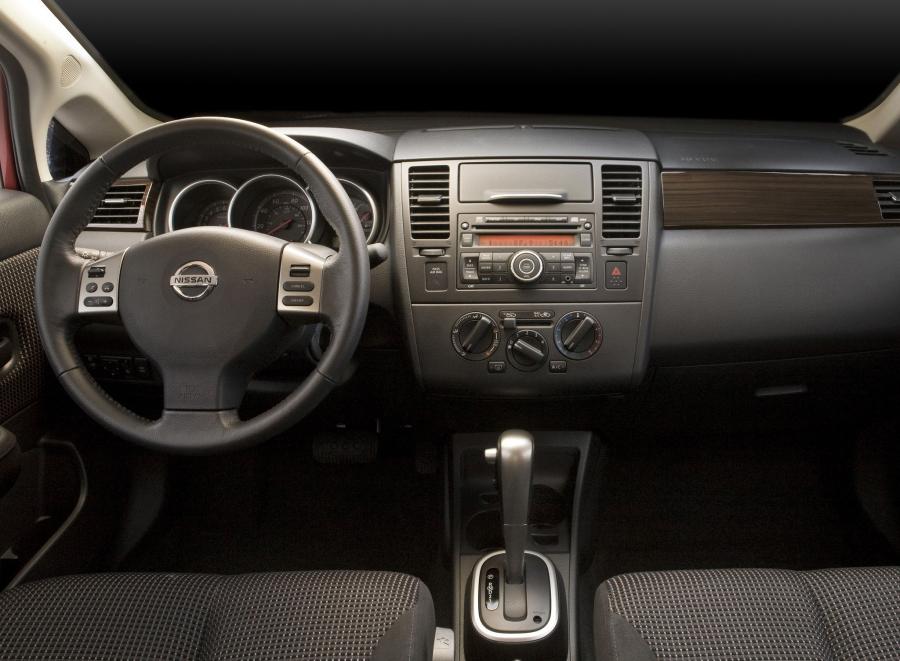  Nissan Versa Sedan 2009 года  (фото 5 из 5)
